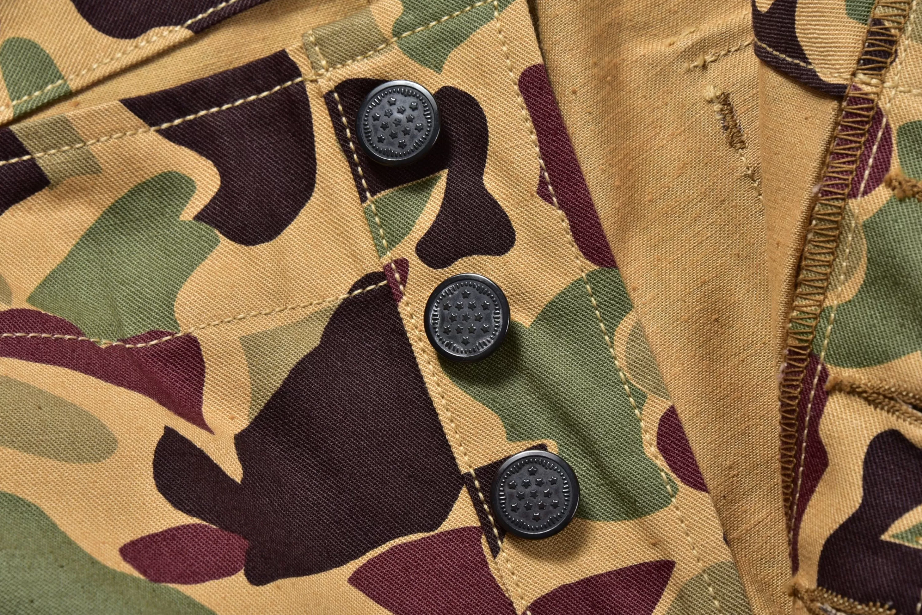 The Real McCoy's Beo Gam Camouflage Shorts Beige Flash Sale